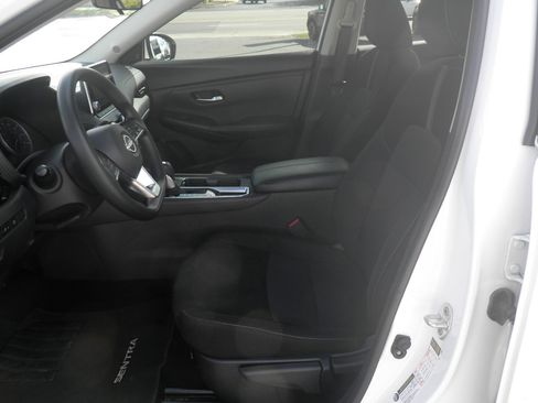 Used 2025 Nissan Sentra SV image 14