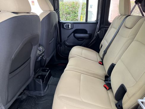Used 2022 Jeep Wrangler Unlimited Sport AWD/4WD image 13