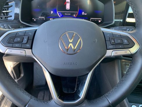 Used 2025 Volkswagen Jetta SE image 27