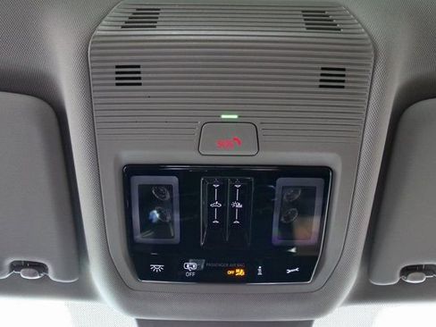 New 2026 Volkswagen Atlas SE image 32