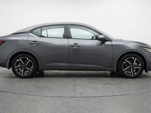 Used 2025 Nissan Sentra SV image 11