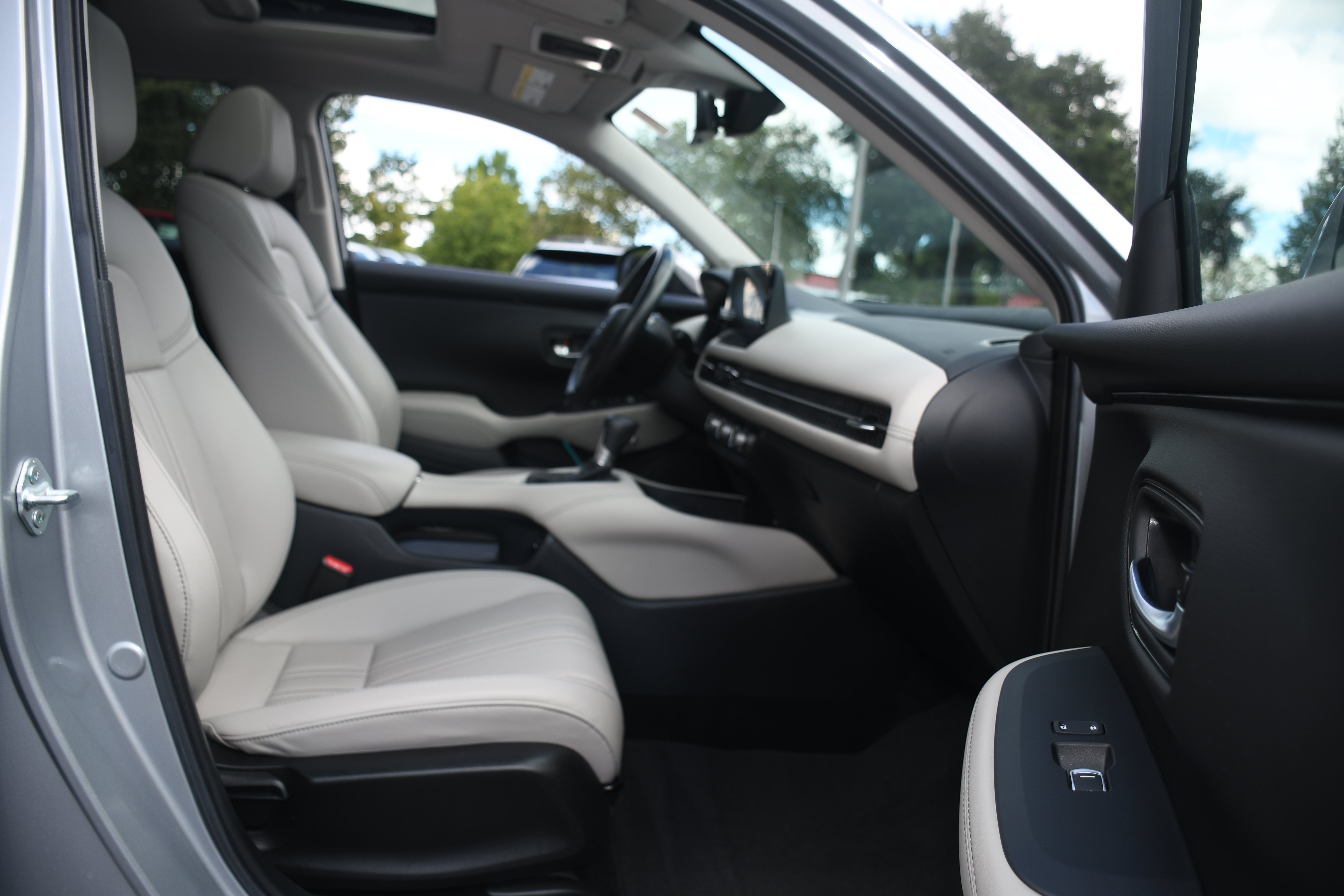 Used 2025 Honda HR-V EX-L image 21