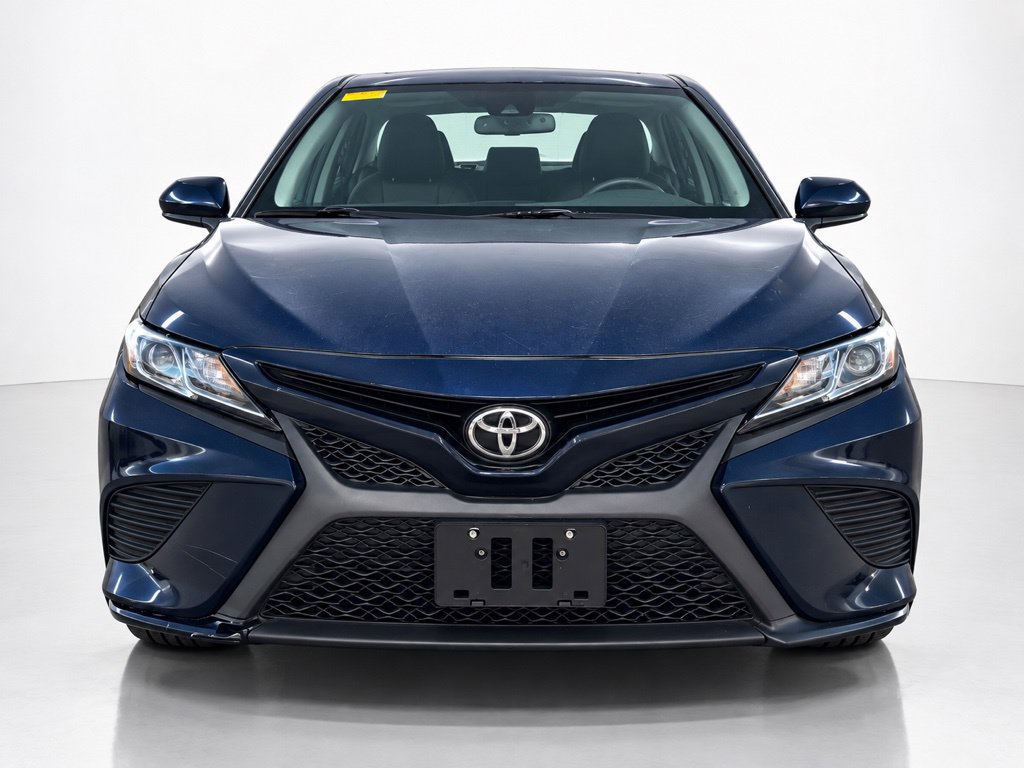 Used 2019 Toyota Camry SE FWD image 3