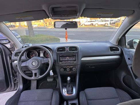Used 2014 Volkswagen Golf 4-Door FWD image 21