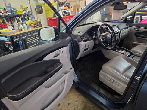 Used 2016 Honda Pilot Touring image 9