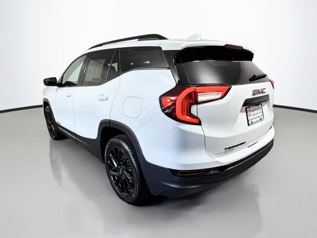 Used 2024 GMC Terrain SLT w/ Elevation Edition AWD/4WD image 6