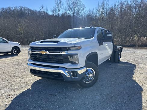 New 2026 Chevrolet Silverado 3500 LT w/ Convenience Package image 11