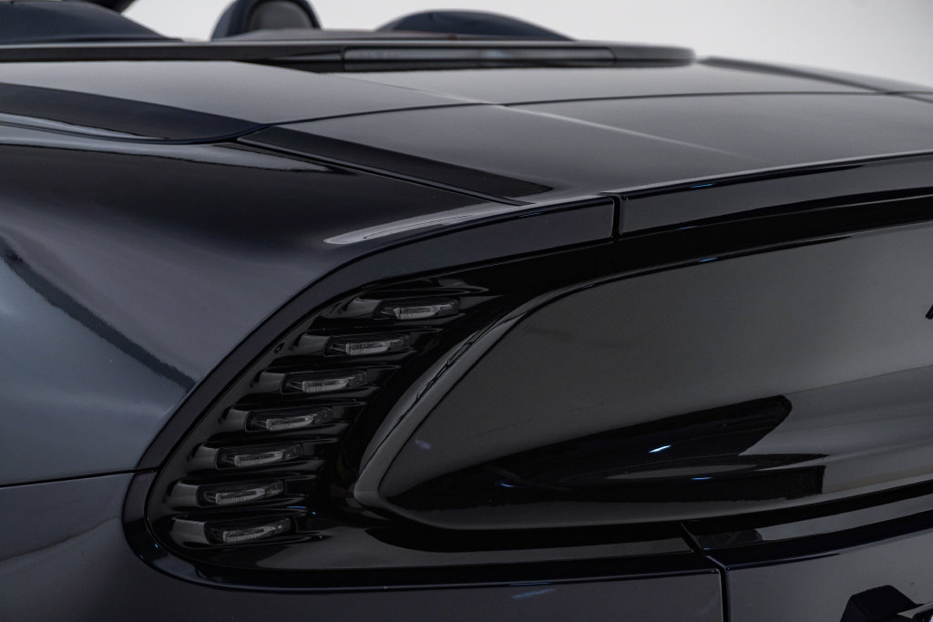 Used 2026 Aston Martin Vanquish Convertible RWD image 15