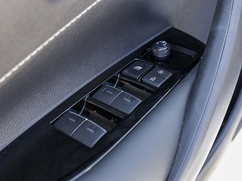 Used 2025 Toyota Corolla SE FWD image 14