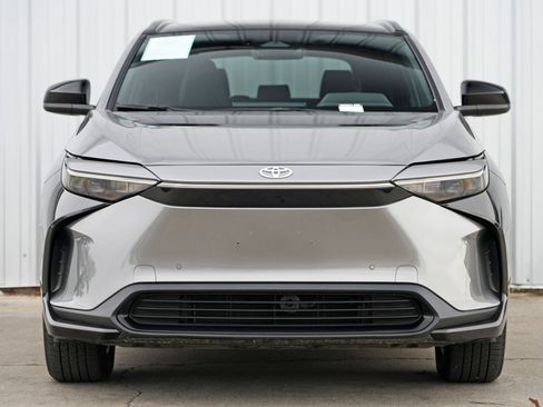 Used 2024 Toyota bZ4X AWD w/ Weather Package image 6