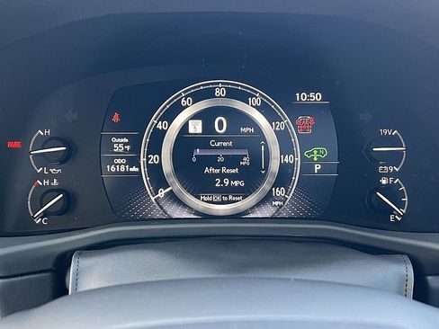 Used 2024 Lexus LX 600 4WD w/ Luxury Package image 15