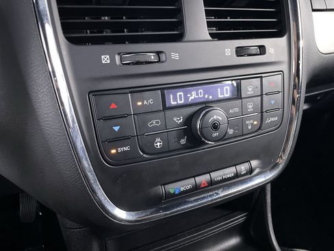 Used 2019 Dodge Grand Caravan GT FWD image 18