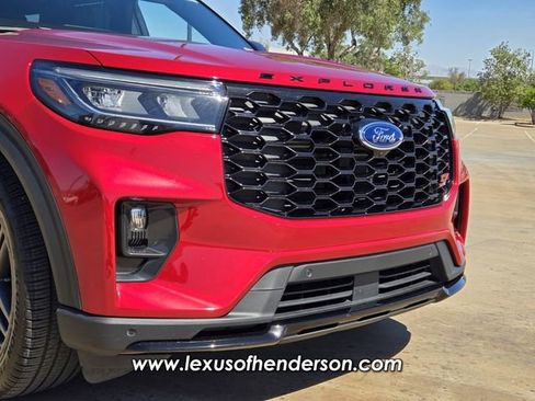 Used 2025 Ford Explorer ST AWD/4WD image 8