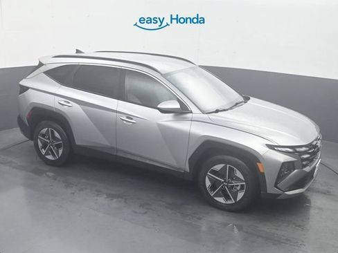 Used 2025 Hyundai Tucson SEL FWD image 19