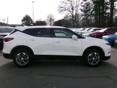 Used 2025 Chevrolet Blazer LT image 5