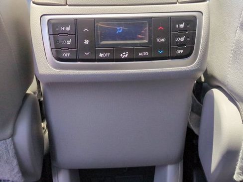 Used 2016 Toyota Highlander Limited Platinum FWD image 27