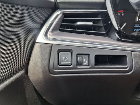 Used 2019 Cadillac XT5 Luxury FWD image 15