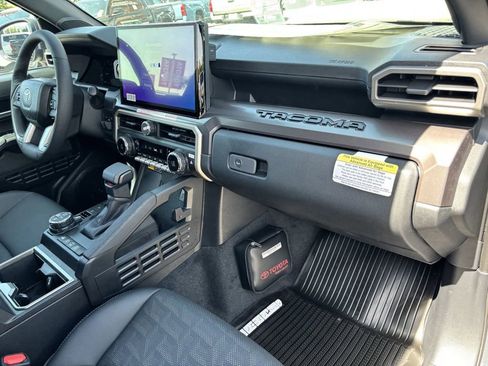 Used 2026 Toyota Tacoma TRD Off-Road w/ TRD Off Road Premium Package AWD/4WD image 12