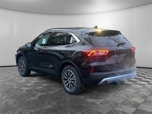 New 2026 Ford Escape SE w/ PHEV Premium Package image 3