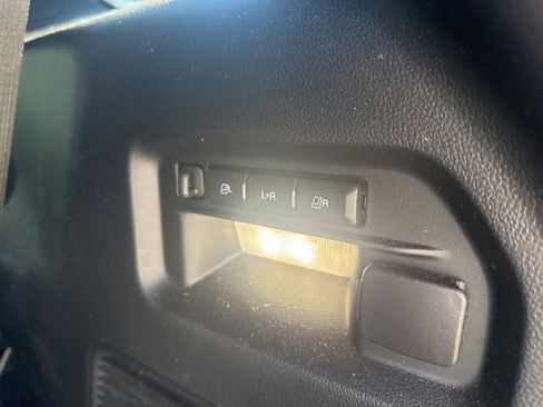 Used 2023 Ford Explorer Platinum w/ Technology Package AWD/4WD image 10