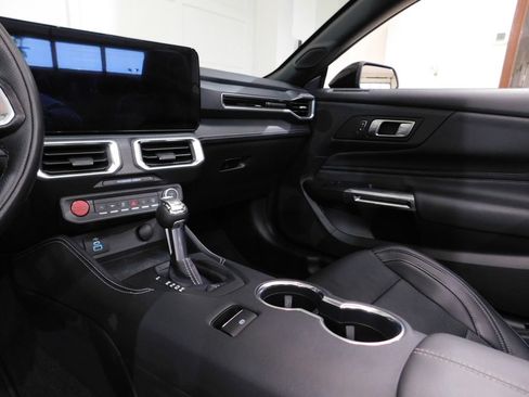 Used 2025 Ford Mustang GT Premium RWD image 71