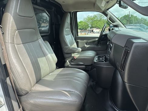 Used 2021 Chevrolet Express 2500 w/ Driver Convenience Package RWD image 26