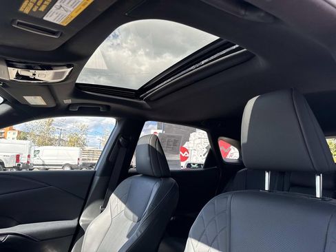 Used 2023 Lexus RX 350 Premium image 19