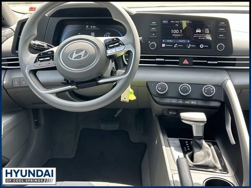 New 2026 Hyundai Elantra SE FWD image 21