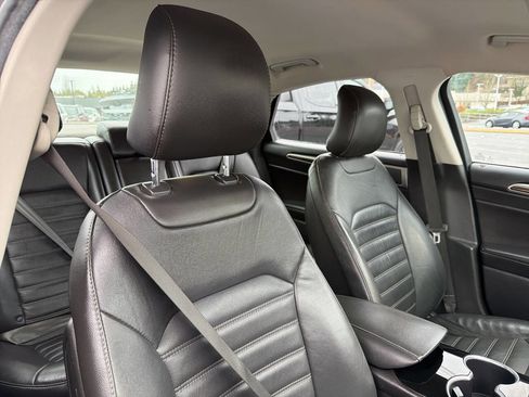 Used 2016 Ford Fusion SE w/ Equipment Group 202A image 15