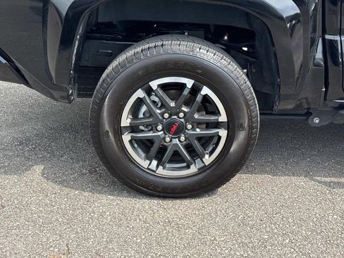 Used 2025 Toyota Tacoma TRD Sport AWD/4WD image 12
