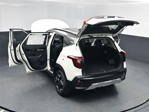 New 2026 Kia Seltos S image 30