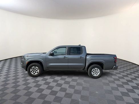 Used 2024 Nissan Frontier SV image 5