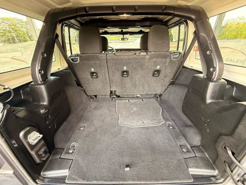 Used 2018 Jeep Wrangler Unlimited Sport S image 20