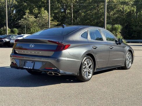 Used 2022 Hyundai Sonata SEL w/ Winter Weather Package image 21