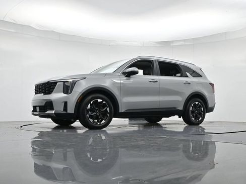 Used 2025 Kia Sorento S FWD image 39