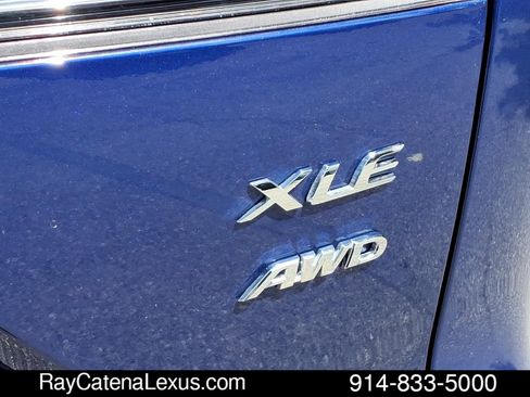 Used 2025 Toyota Corolla Cross XLE w/ Convenience Package AWD/4WD image 19
