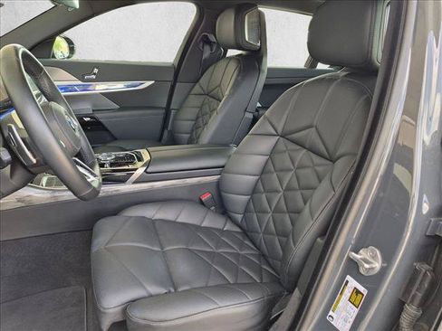 Used 2024 BMW 740i RWD image 17