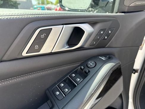 Used 2019 BMW X5 xDrive50i w/ M Sport Package AWD/4WD image 13
