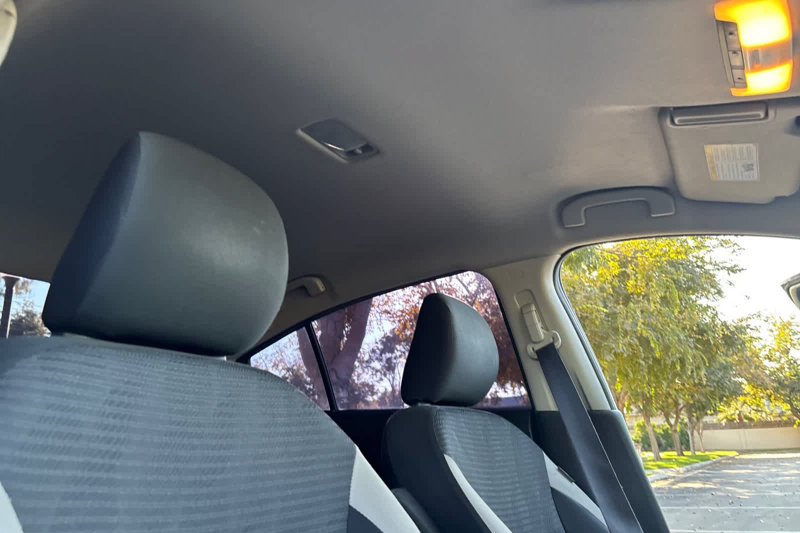 Used 2020 Nissan Versa SV FWD image 18