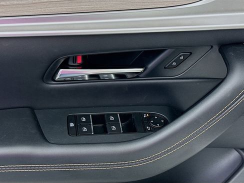 Certified 2024 MAZDA CX-90 Plug-In Hybrid w/ Preferred AWD/4WD image 18
