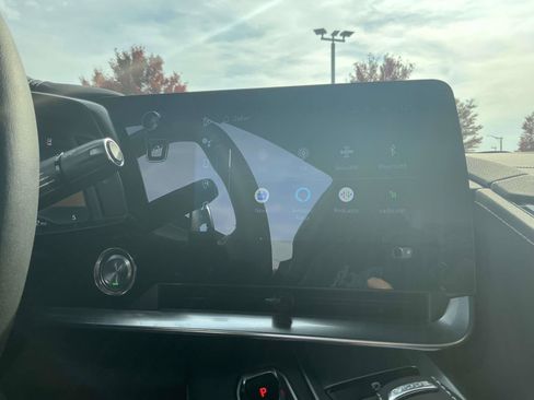 Used 2024 Chevrolet Corvette Stingray Convertible w/ 1LT image 17