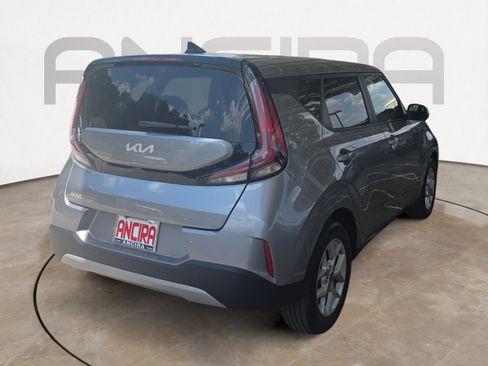 Certified 2025 Kia Soul LX w/ LX Technology Package FWD image 8
