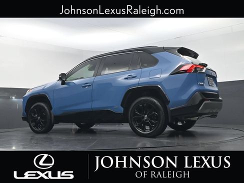 Used 2025 Toyota RAV4 XSE w/ Weather Package AWD/4WD image 18