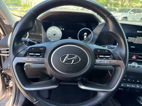 Used 2023 Hyundai Elantra SEL w/ Convenience Package FWD image 12
