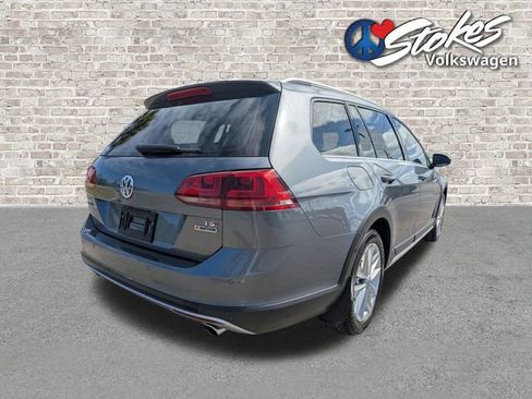 Used 2017 Volkswagen Golf Alltrack SE AWD/4WD image 4