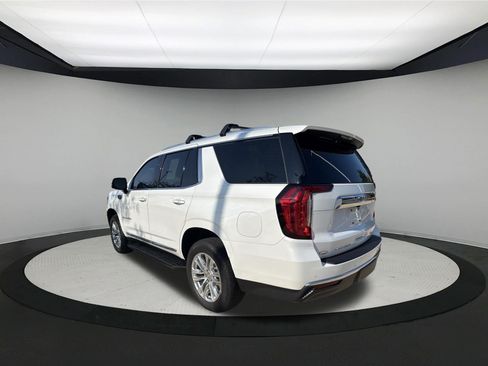 Used 2021 GMC Yukon SLT w/ SLT Premium Package AWD/4WD image 5