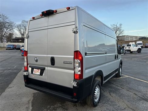 Used 2025 RAM ProMaster 2500 w/ Premium Convenience Group image 6