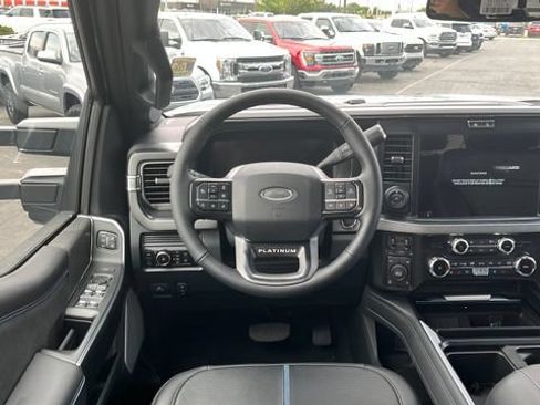 Used 2025 Ford F350 Platinum AWD/4WD image 34