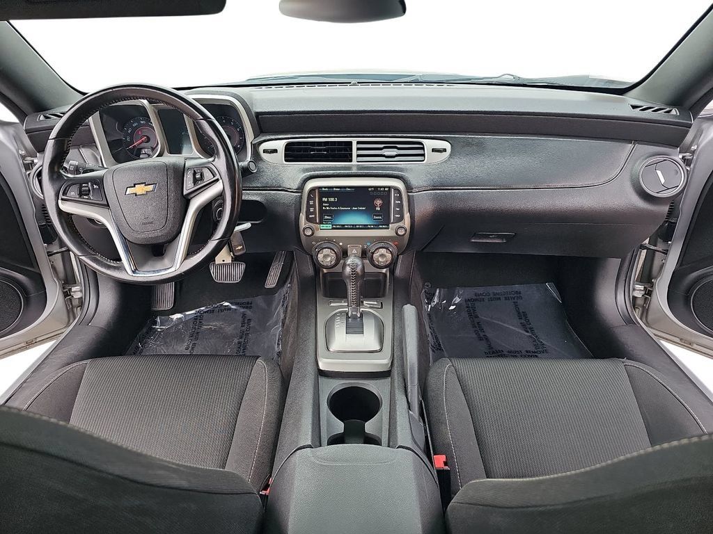 Used 2015 Chevrolet Camaro LT RWD image 10