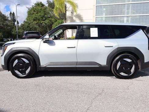 Used 2026 Kia EV9 Light RWD image 5